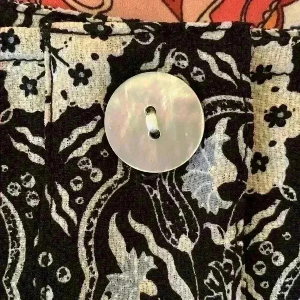 Max Studio Button Back Blouse - Picture 5 of 8
